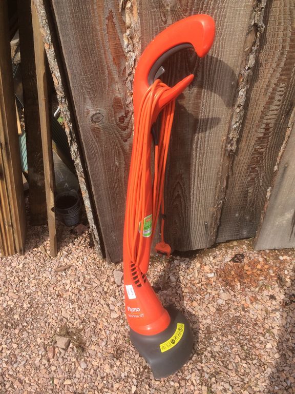 Transition University of St Andrews Flymo strimmer (TG22)